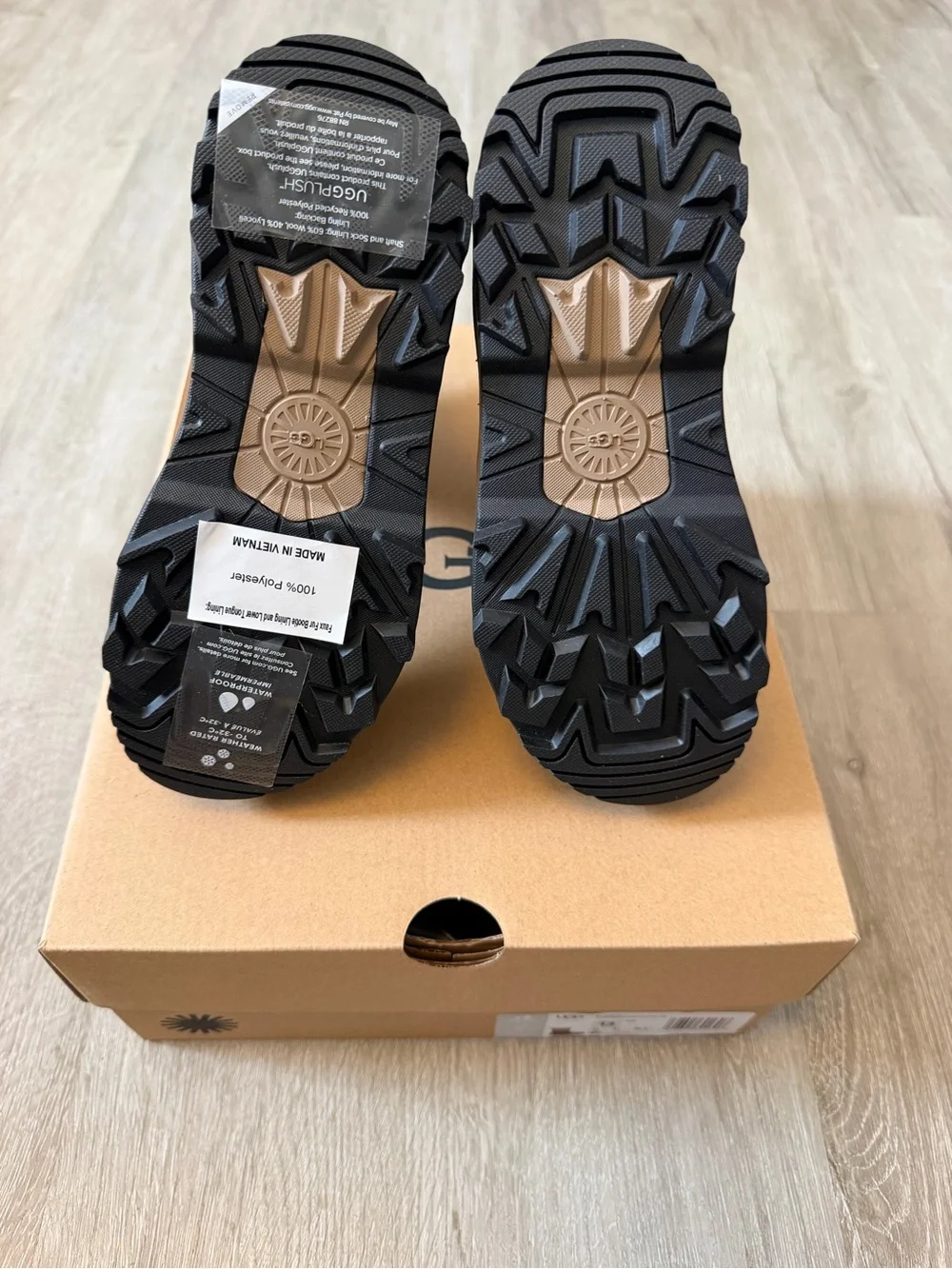 UGG Kids Adirondack Chestnut Boots with Black Toe Sz 13c